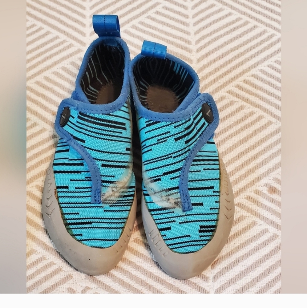 Butora Kids climbing shoes